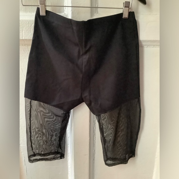 Fashion Nova Ladies 2pc Shorts Set - Picture 9 of 11